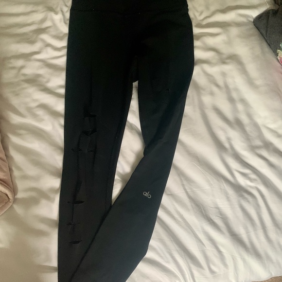 ALO RIPPED LEGGINGS - Picture 4 of 4